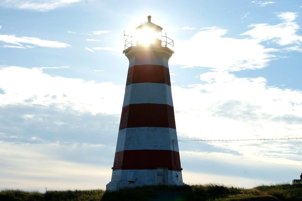 Mobile screen showing geofencing alerts